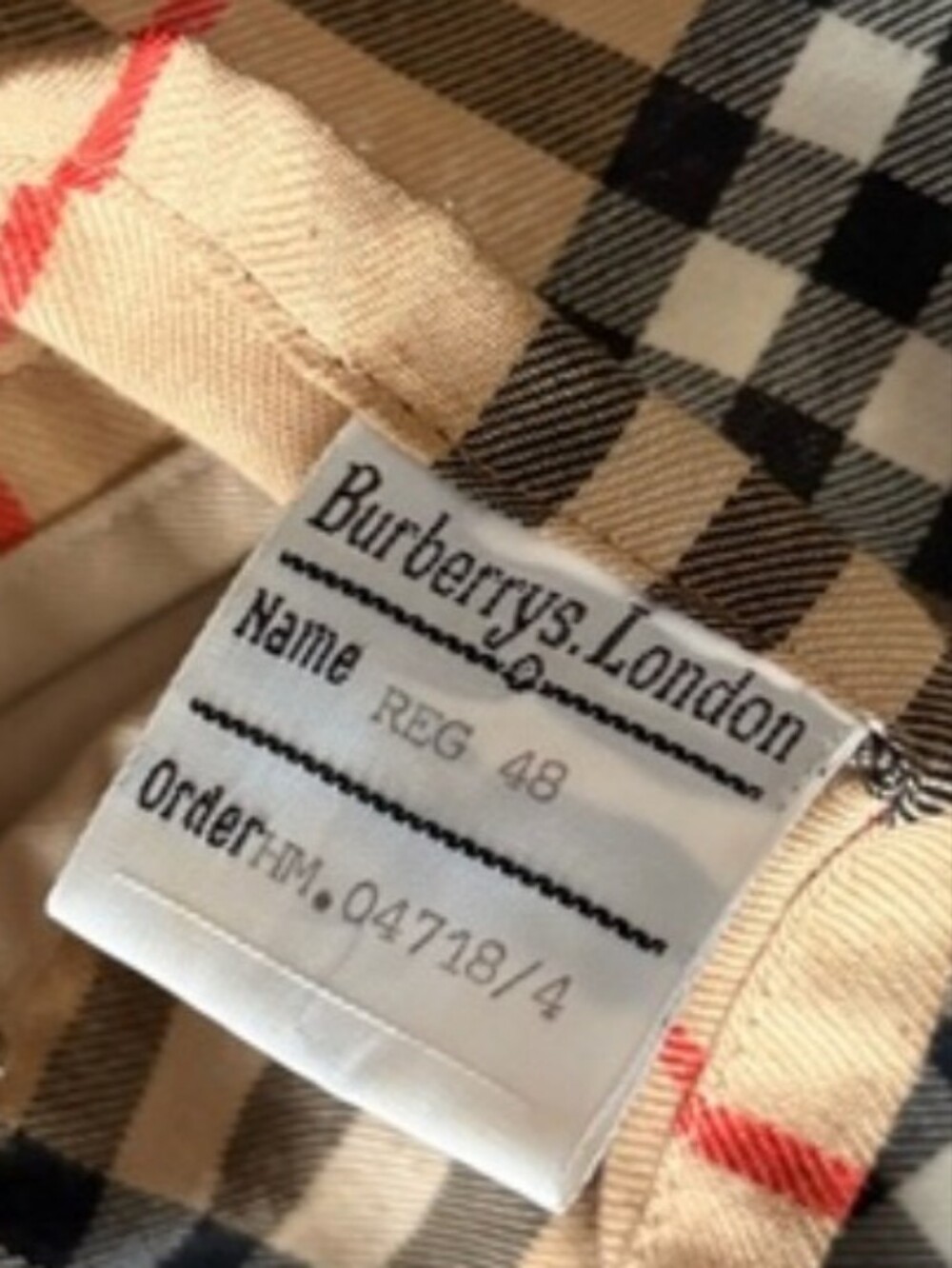 Vintage Burberry Beige Double-Breasted Trench Coat with Check Lining - Picture 8 of 8